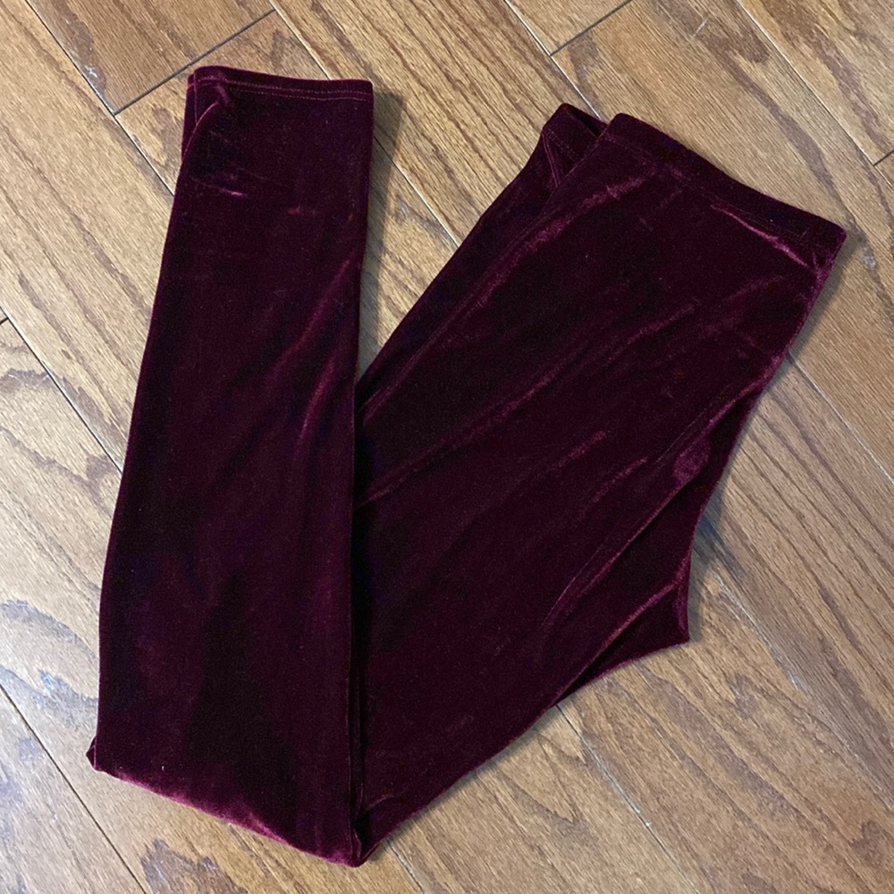 One Story burgundy velvet legging. Size M